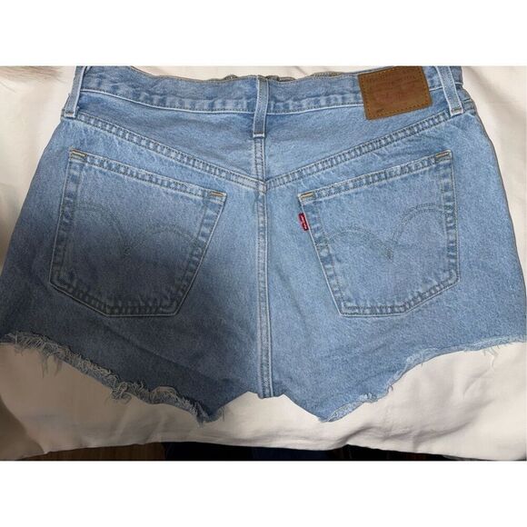 Levi's® Premium 501® ORIGINAL FIT HIGH RISE WOMEN'S SHORTS- size 30 - Picture 10 of 12